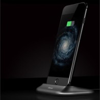 Iphone polnilna namizna postaja