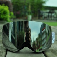 Smučarska očala proti megli z dvojno zasteklitvijo